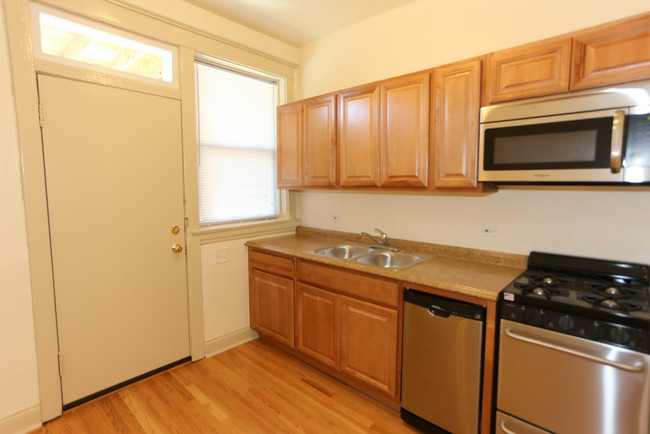 Foto del edificio - Appealing 2 Bedroom, 1 Bath in Uptown (Rac...