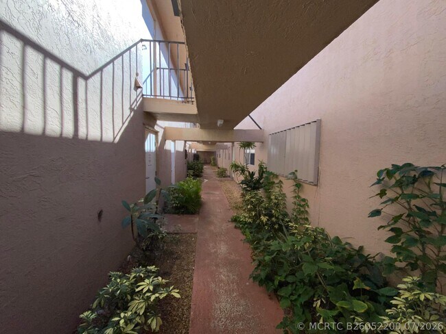 Foto del edificio - 650 SW 2nd Ave