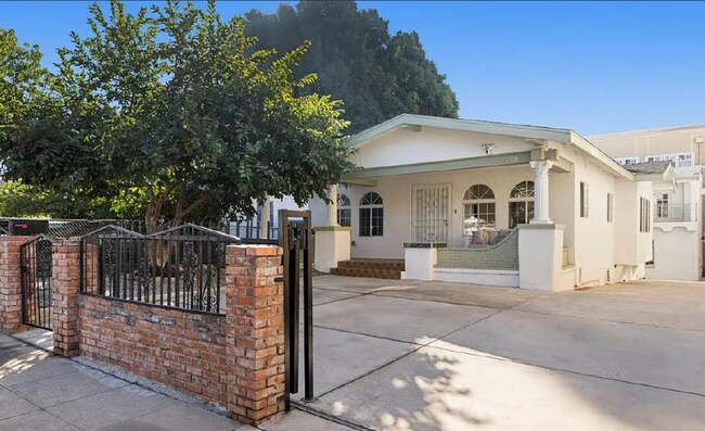 Foto del edificio - 3538 London St