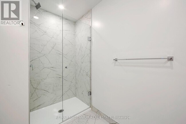 Building Photo - 82-4082 Dalhousie St