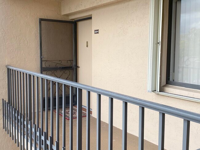Building Photo - 7770 Tahiti 301 Ln