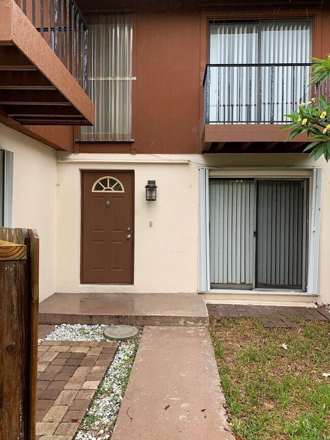 Building Photo - 4350 Lilac St