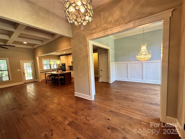 Building Photo - 8643 Amandine Way