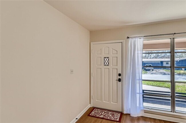 Foto del edificio - 7608 Meadowview Ln