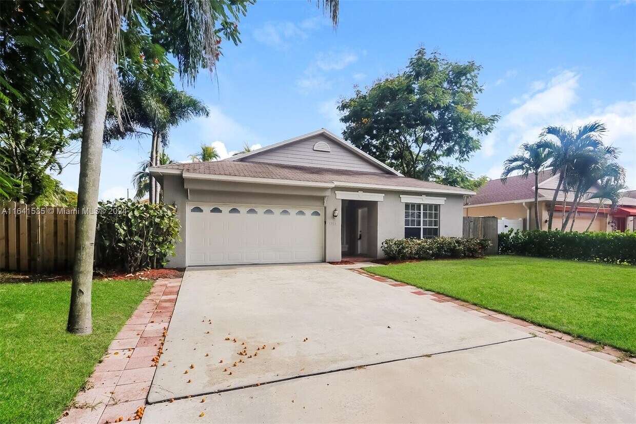 Foto principal - 6329 Dimond St
