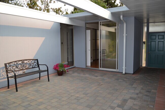 Atrium - 599 W Remington Dr