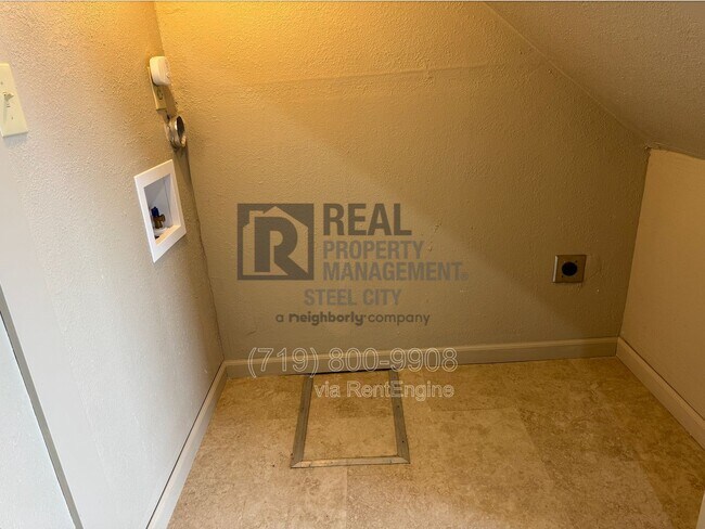 Foto del edificio - 1717 Oakshire Ln