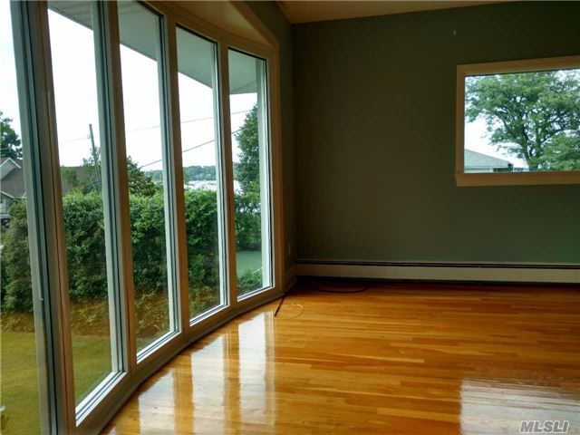 Building Photo - 6 Seawanhaka Pl