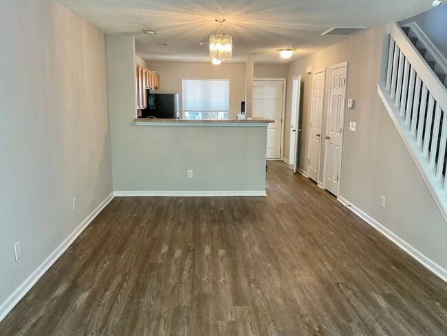 Building Photo - Townhome with 2 Bedrooms, 2.5 Baths