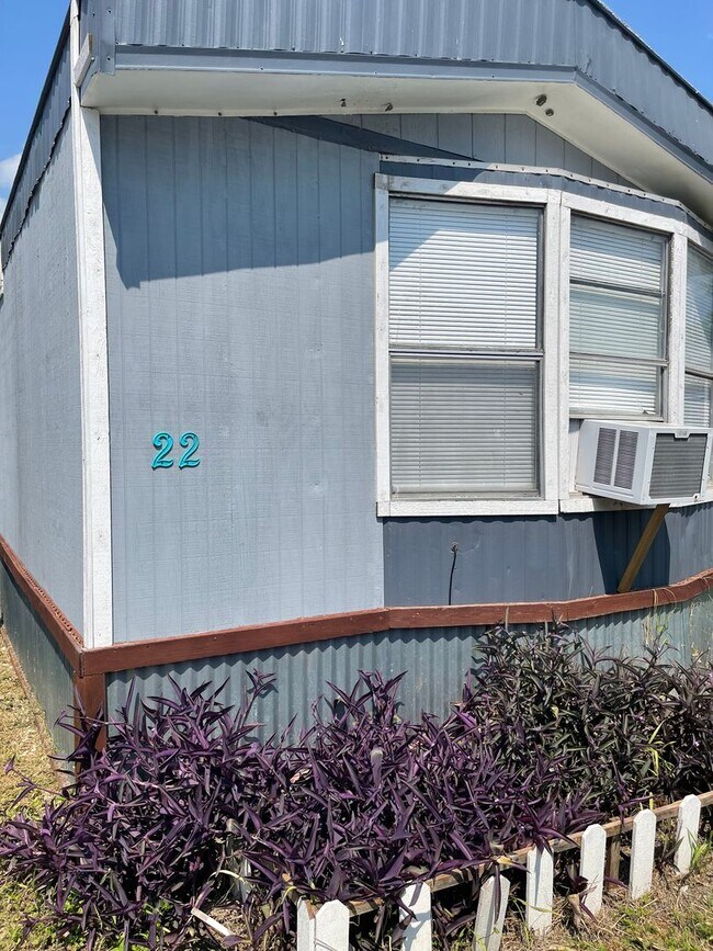 Foto del edificio - New Rental!!-Annaville/Calallen Area