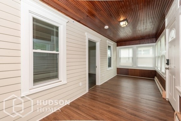 Building Photo - 16 E Avalon Ave