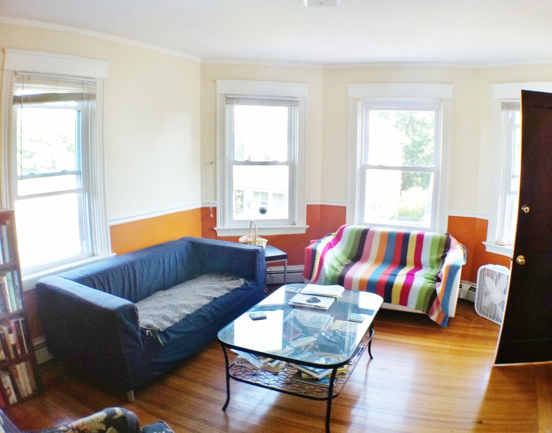 38 12th St Unit 1, Providence, RI 02906 Condo for Rent in Providence