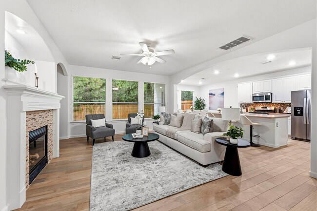 Foto del edificio - 103 Ledgestone Pl