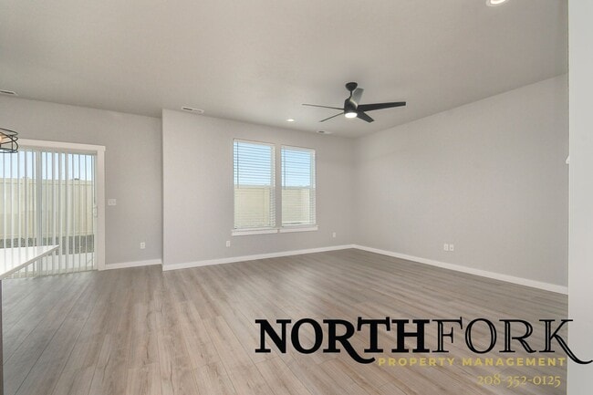 Foto del edificio - Modern Comfort Meets Meridian Living