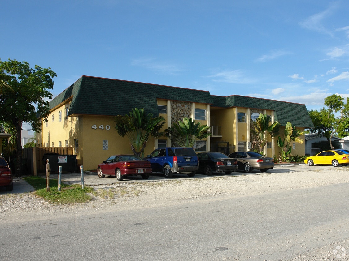 Primary Photo - 440 SE 23rd St
