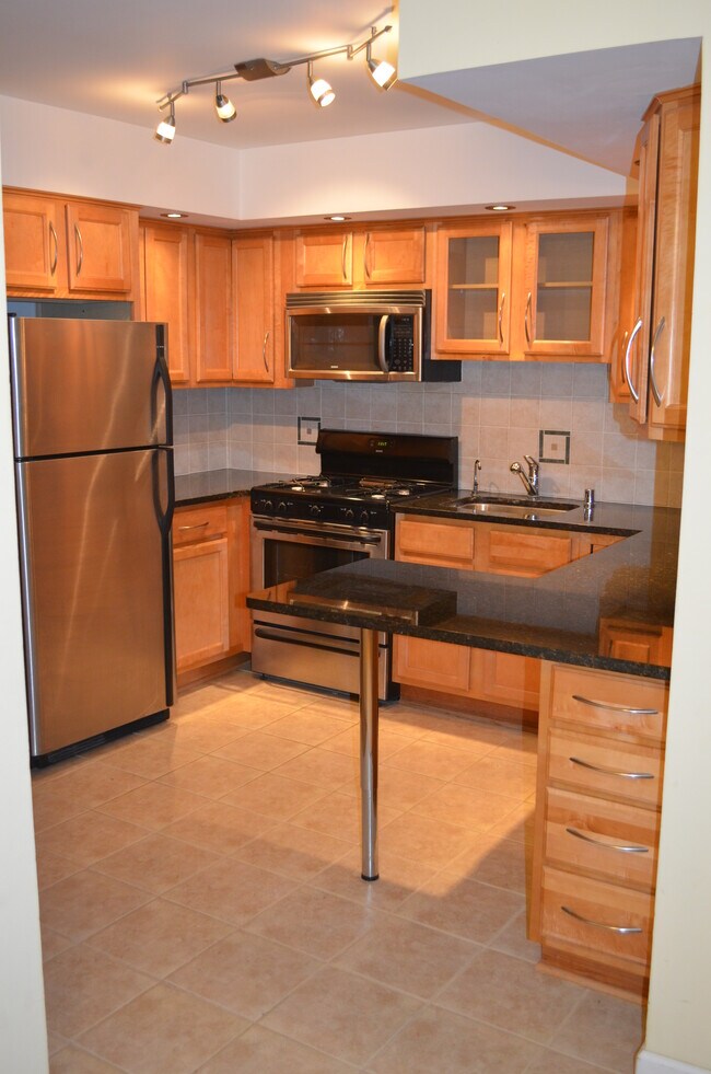 Foto del edificio - 1115 Holiday Ln