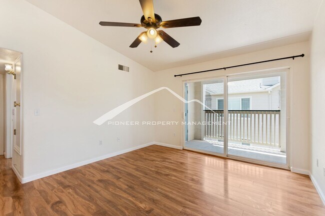 Foto del edificio - Spacious Condo with Central AC and Communi...