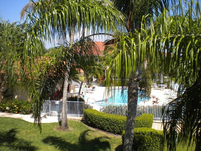 Building Photo - 3 br, 2.5 bath House - 2120 Cay Lagoon #222