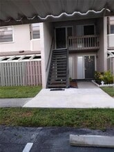 Building Photo - 5787 Summerside Ln
