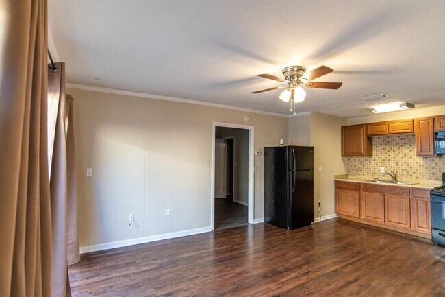 Foto del edificio - 2241 W Pensacola St