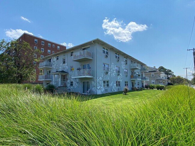 Foto del edificio - 8th Ave Condos