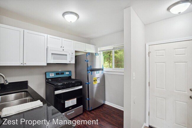 Building Photo - 3 br, 1 bath House - 21681 Laurel Street