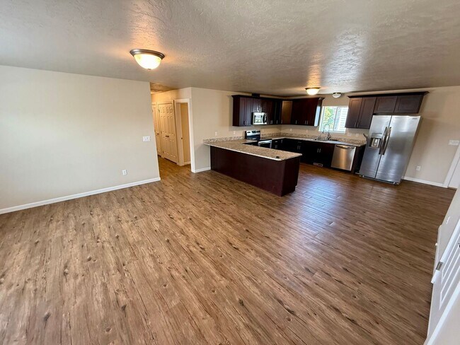 Foto del edificio - 3 Bedroom Charming Duplex