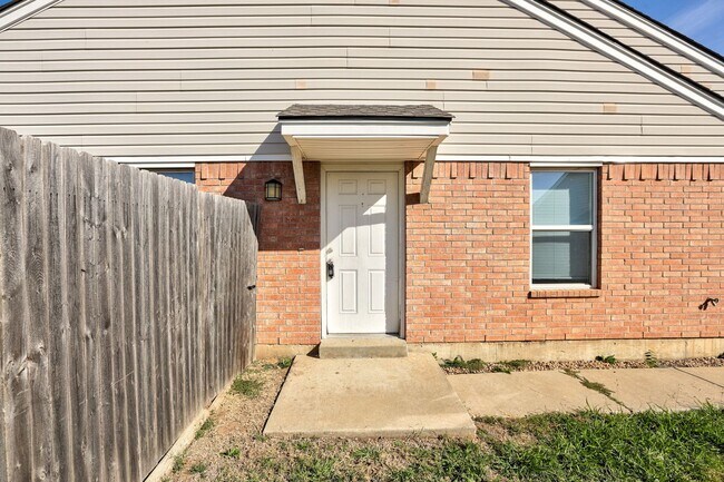 Foto del edificio - Gorgeous 3 bed 2 bath in Norman!