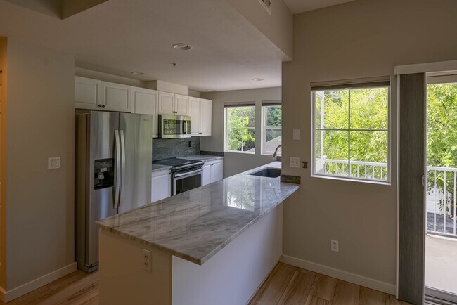 Building Photo - 2166 Newport Way NW