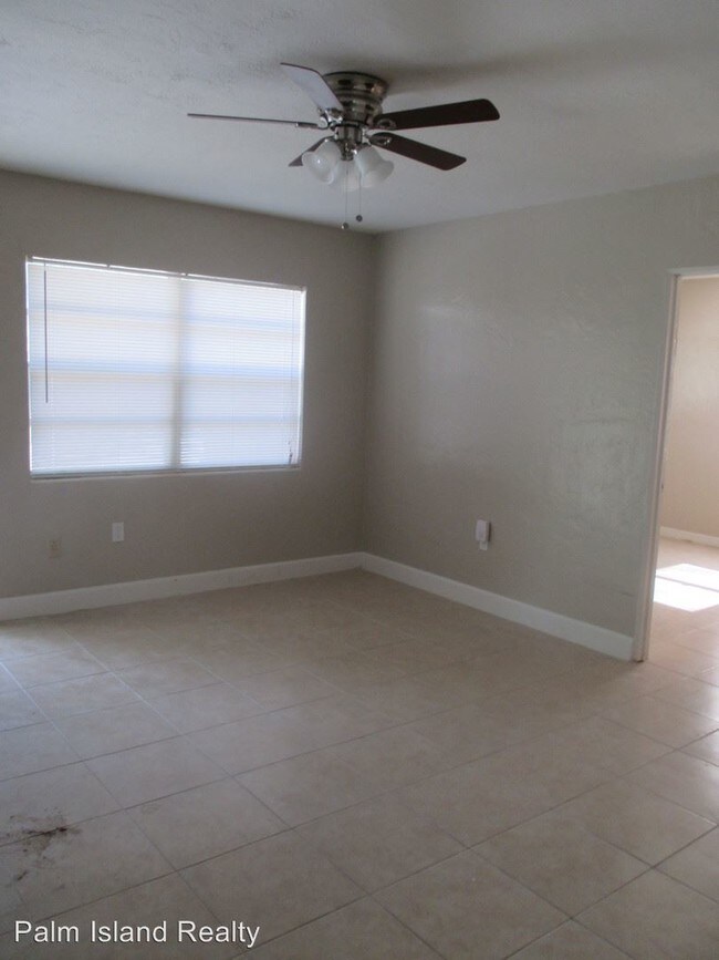 Foto del edificio - 3 br, 1 bath House - 821 14th Ave NW