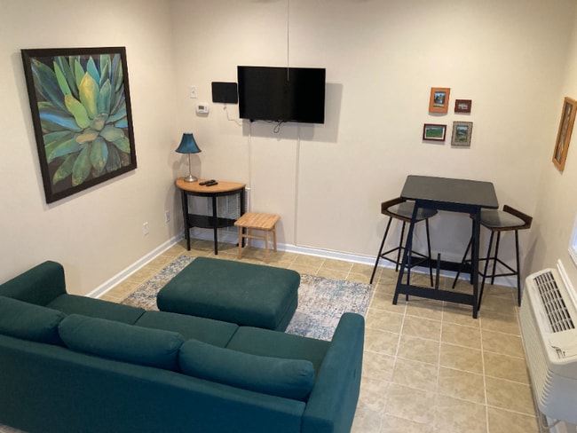 Foto del edificio - 238 N Crestwood Dr