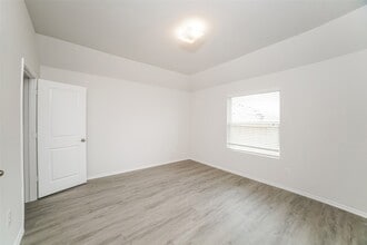 Building Photo - 311 Pronghorn Dr