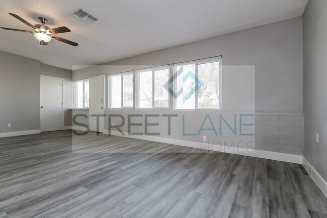 Building Photo - REDUCED!
