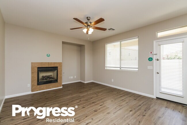 Building Photo - 1238 E Julian Dr