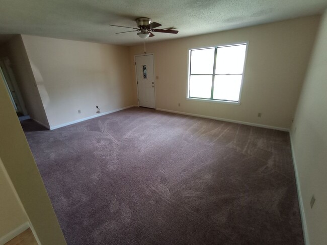 Foto del edificio - 3 Bedroom 1 Bath Home in Cottondale