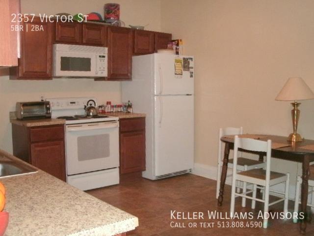 Building Photo - 2357 Victor St