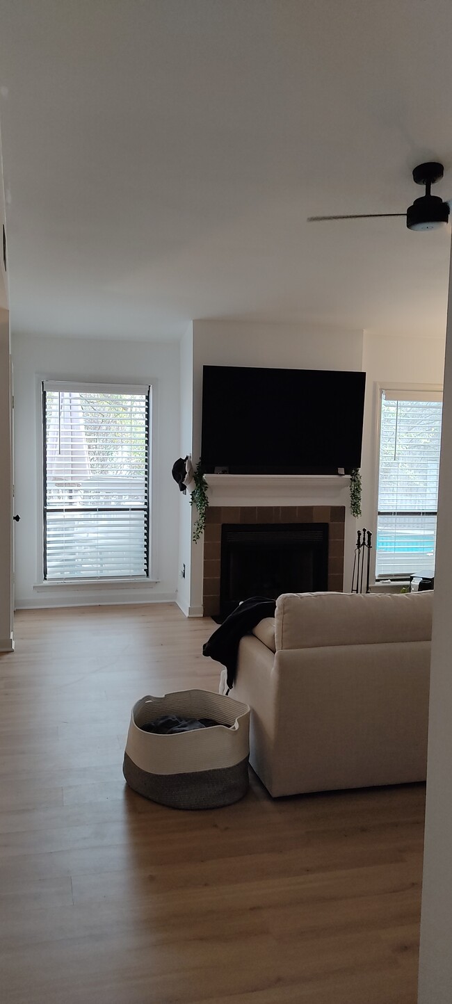 Foto del edificio - 448 Deerwood St