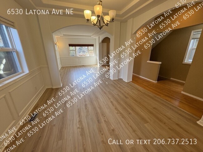 Foto del edificio - 6530 Latona Ave NE