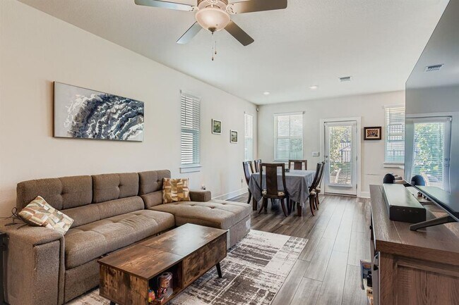 Foto del edificio - 7113 Terrazzo Cottage Ln
