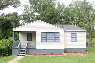 Building Photo - 7344 Paris Ave