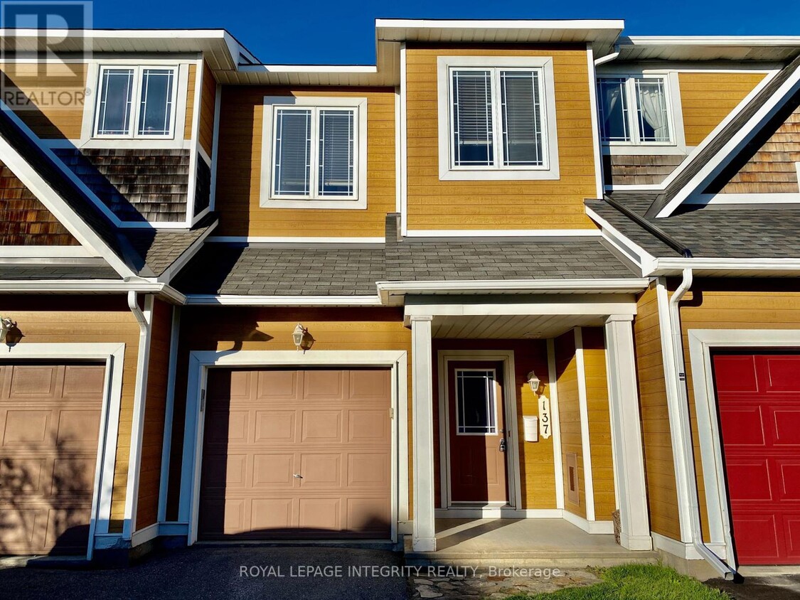 Photo principale - 137 Freeport Dr