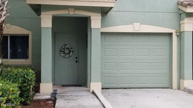 Foto del edificio - 3 br, 2 bath House - 250 Crestwood Cir Apt...