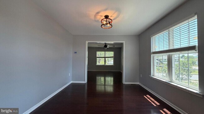 Foto del edificio - 1334 Easton Rd