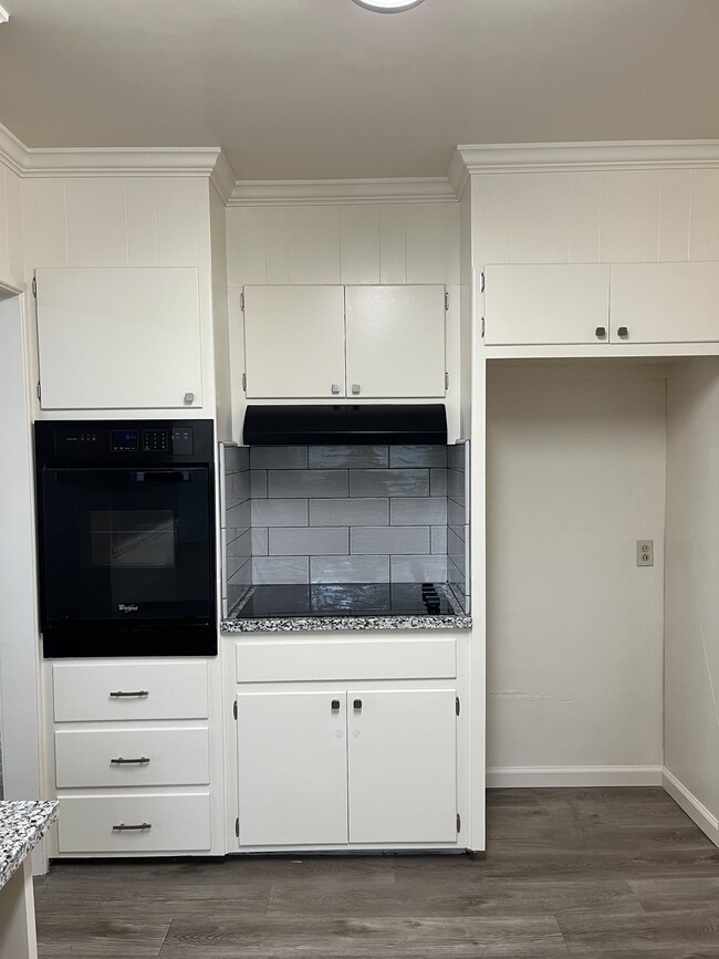 Building Photo - 426 Olive Ave