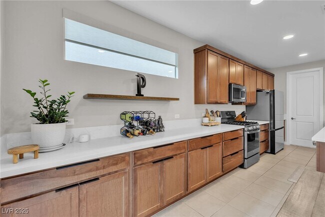 Building Photo - 1309 Azure Jay Ave