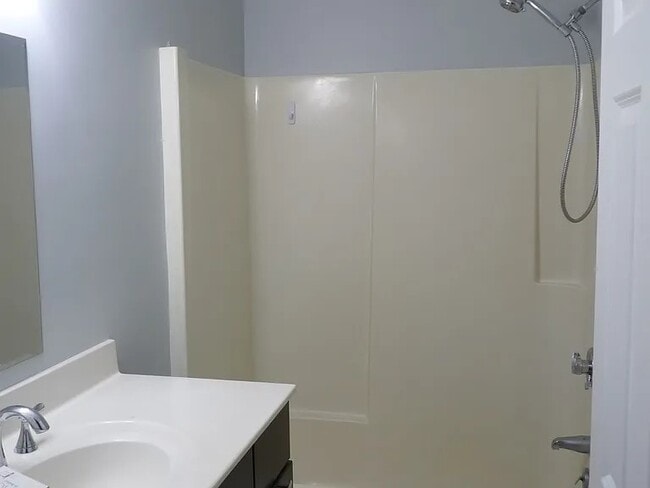 Building Photo - 2477 Boston Post Rd