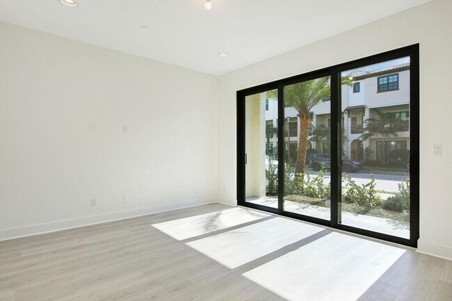 Foto del edificio - 5325 Sagan Ln
