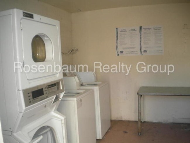 Foto del edificio - 1809 E Broadway Rd