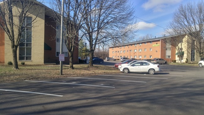 Parking Lot - Coves at Columbus on Mayfield Place