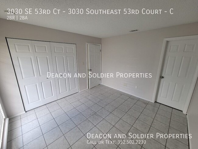 Building Photo - 3030 SE 53rd Ct